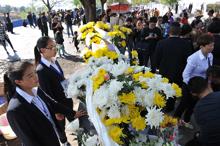 上海花圈 寿衣骨灰盒 殡葬白事一条龙